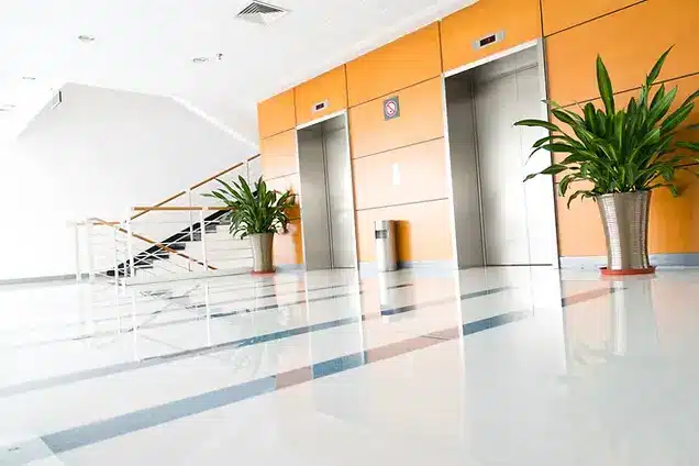 Ascenseur commercial immeuble Montreal